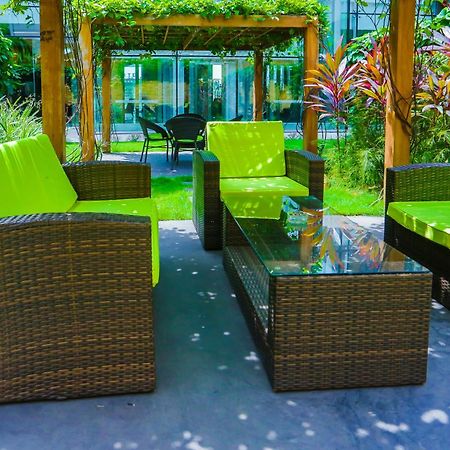 Radisson Blu Hotel, Abidjan Airport Экстерьер фото