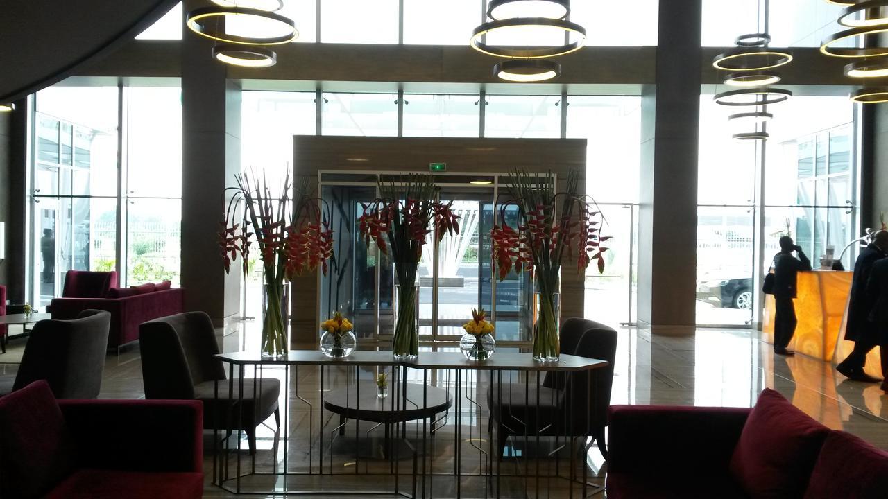 Radisson Blu Hotel, Abidjan Airport Экстерьер фото