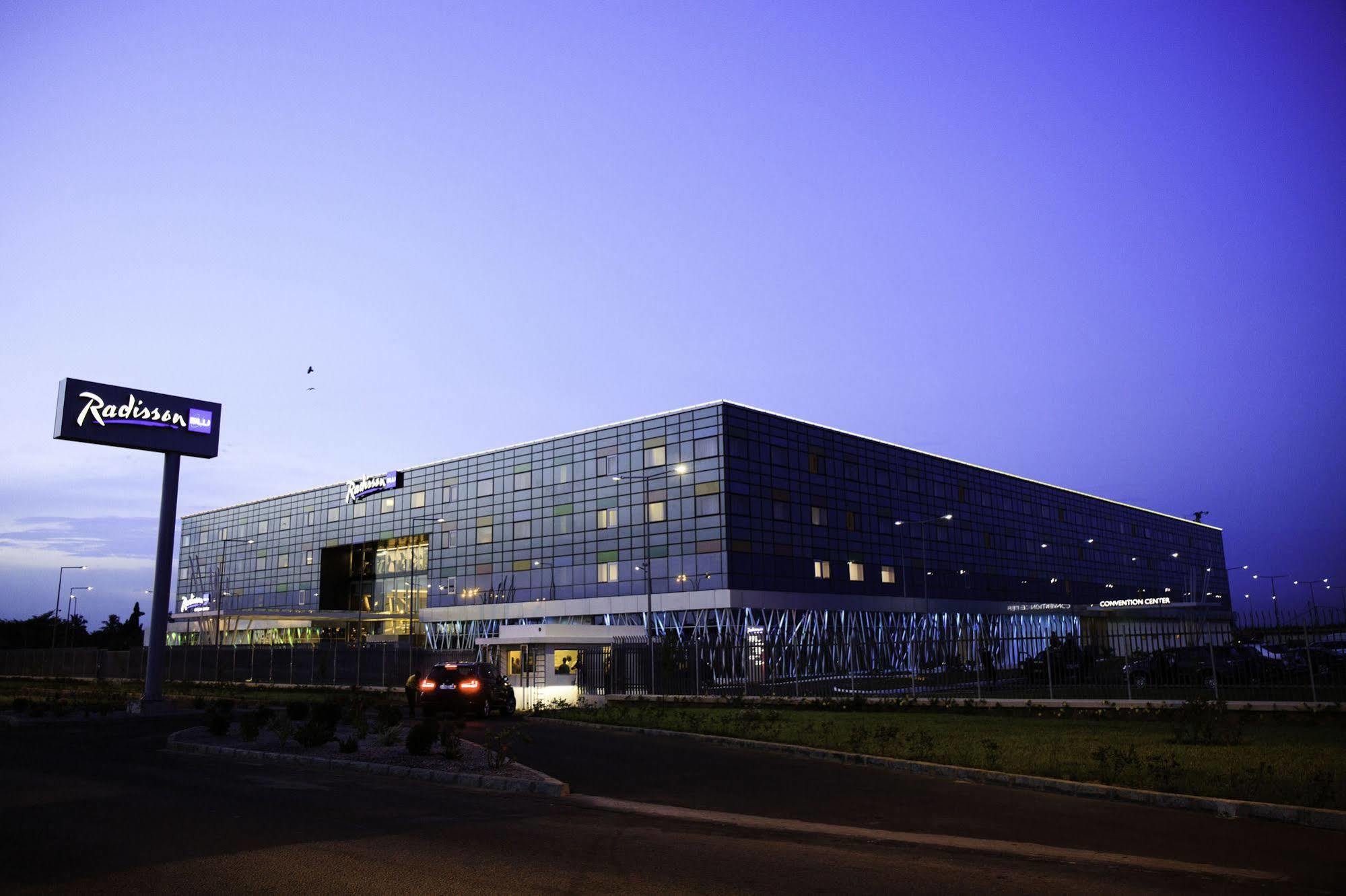 Radisson Blu Hotel, Abidjan Airport Экстерьер фото